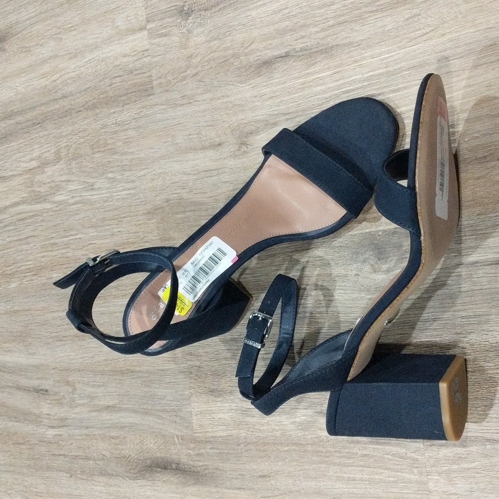 Women's shoes